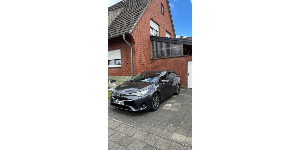Toyota Avensis 198.000 km 10.400 &euro; Warendorf 48231