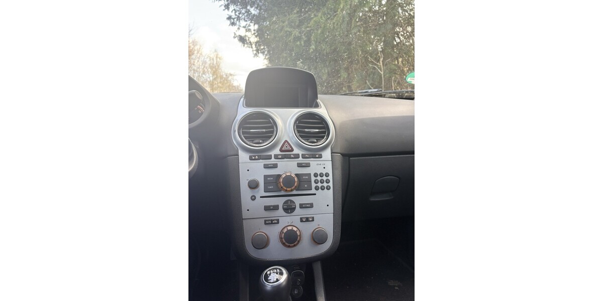 Opel Corsa 111.000 km 1.500 &euro; Bassum 27211