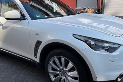 INFINITI FX 180.130 km 9.999 &euro; frankfurt 60528
