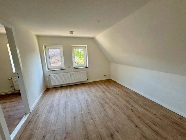 Dachgeschoßwohnung Rendsburg - 2 Zimmer, 27 m&sup2;, 300&euro; | Angebot:26335642