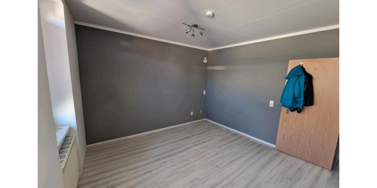 Hochparterre Lauter-Bernsbach Bernsbach - 5 Zimmer, 105 m&sup2;, 651&euro; | Angebot:24840388