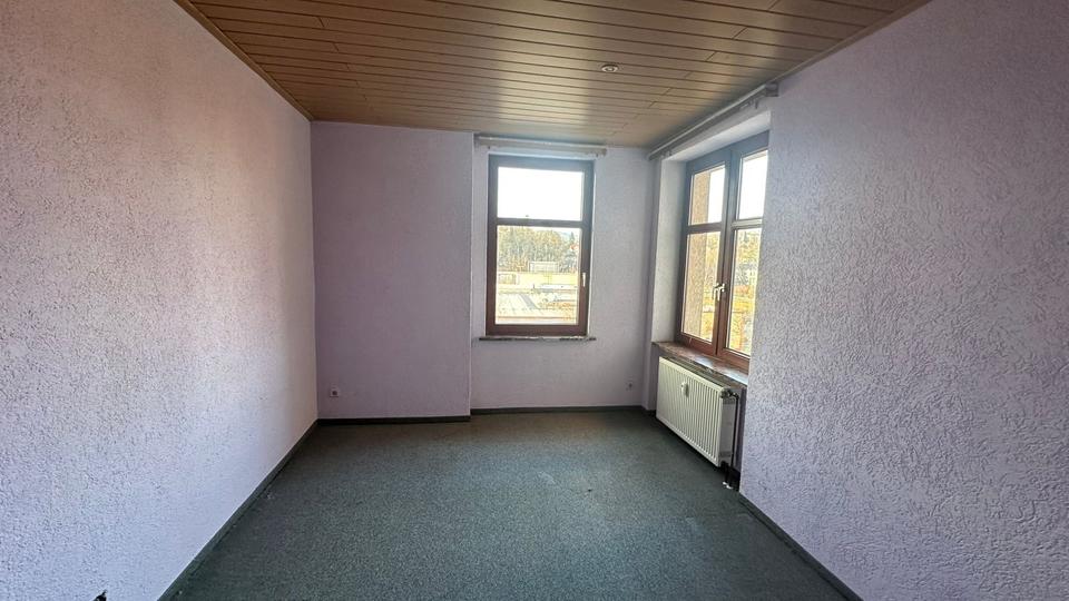 Etagenwohnung Pößneck - 3 Zimmer, 82 m&sup2;, 451&euro; | Angebot:26349768