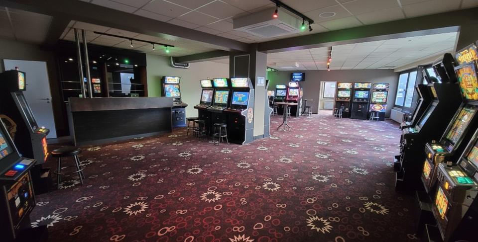 Repräsentative Gewerbefläche mit ca. 217 m² in Toplage direkt an der B1 – kernsaniert 2015 zimmer