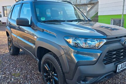 Lada Urban 55.000 km 16.500 &euro; Waltershausen 99880