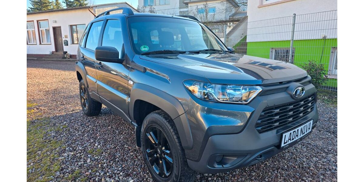 Lada Urban 55.000 km 17.200 &euro; Waltershausen 99880