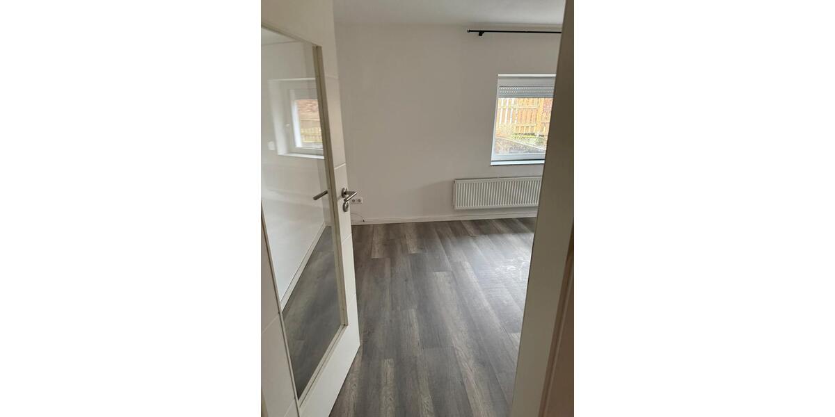 Schöne helle 2 Zimmer Einliegerwohnung, Zentrale Lage 2 zimmer