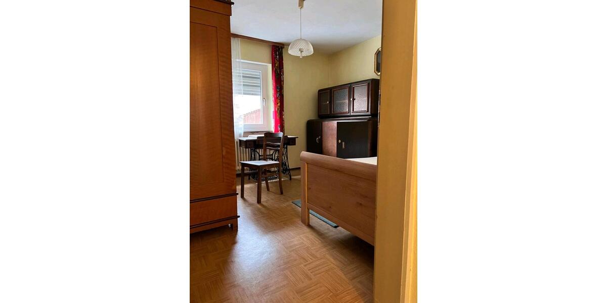 Einfamilienhaus Hagenbüchach - 9 Zimmer, 140 m&sup2;, 950&euro; | Angebot:26048197