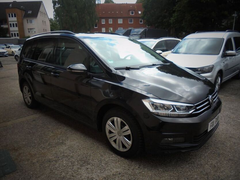 VW Touran 285.000 km 11.900 € Hamburg 22047