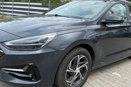 Hyundai i30 112.000 km 14.200 &euro; Berlin 13581