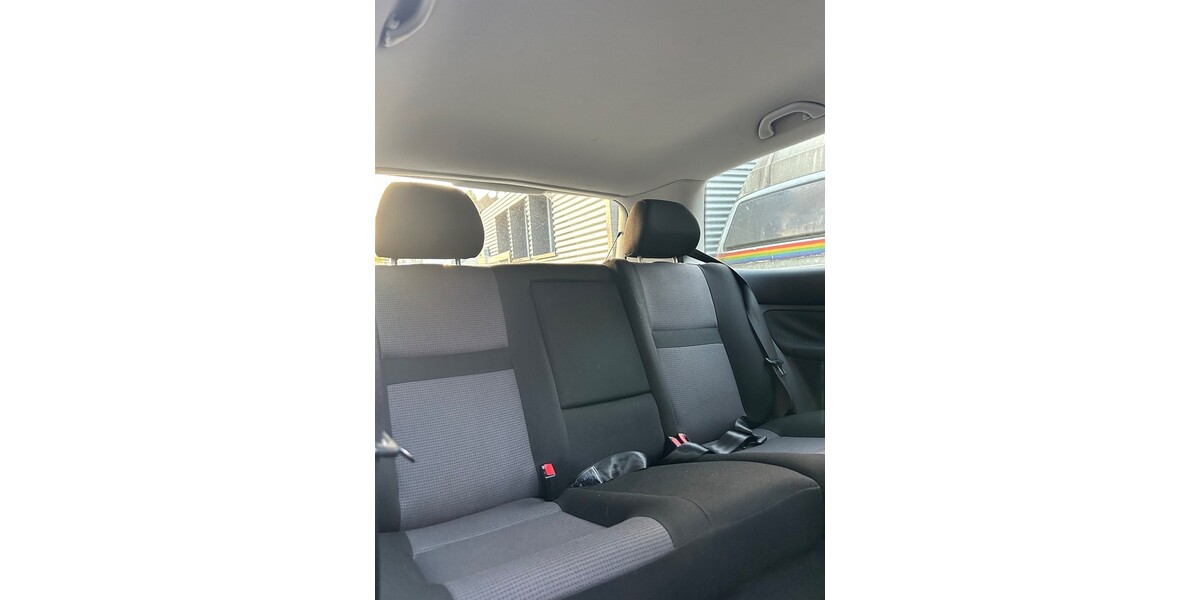 VW Golf 4 90.000 km 5.500 &euro; Wuppertal 42275