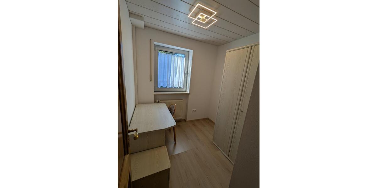 Etagenwohnung Eggenfelden - 2.5 Zimmer, 74 m&sup2;, 750&euro; | Angebot:26303040