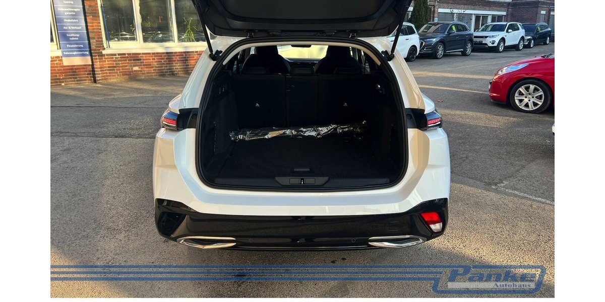 Peugeot 308 Allure EAT8*NAV*Carplay*LED*360°*Cockpit* 150.000 km 14.990 &euro; Berlin 13187