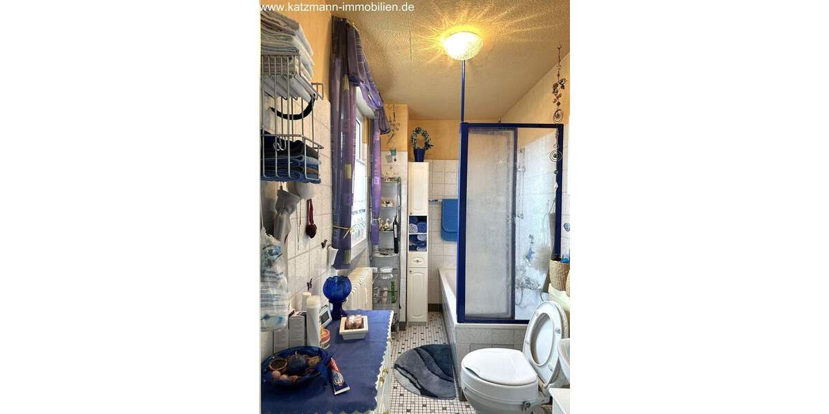 Mehrfamilienhaus, Wohnhaus Hürth Gleuel - 9 Zimmer, 218 m&sup2;, 435.000&euro; | Angebot:25802258