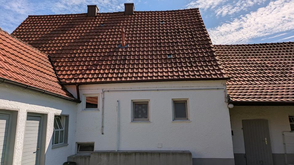 Älteres Einfamilienhaus mit Doppelgarage in Karlskron zur Miete