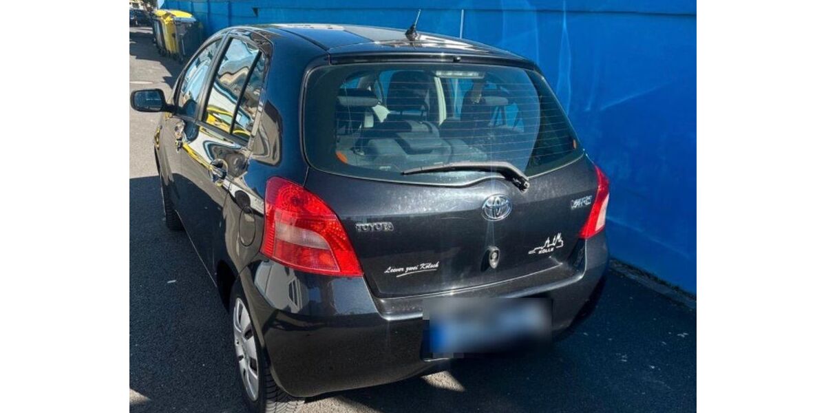 Toyota Yaris 172.500 km 2.250 &euro; köln 50827