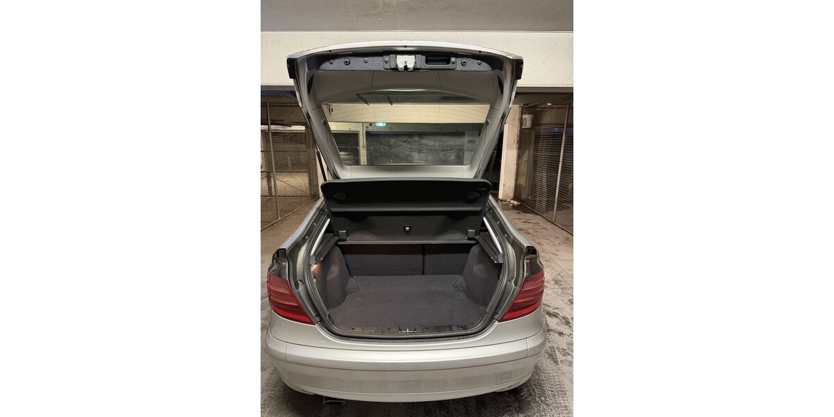 Mercedes-Benz C230 Kompressor 198.000 km 2.390 &euro; Bonn 53111
