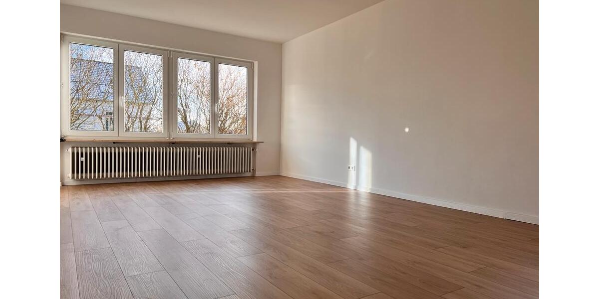 Erdgeschoss-Wohnung mit Terrasse und privatem Garten in ZFH 3 zimmer