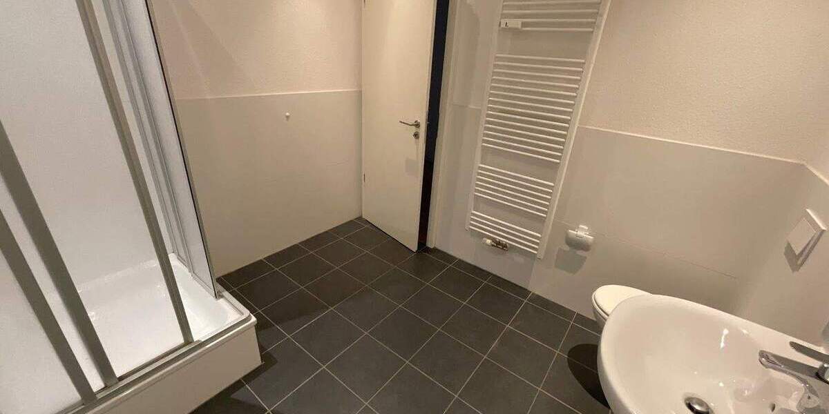 Moderner Grundriss mit geräumiger Wohnküche und Balkon 1 zimmer