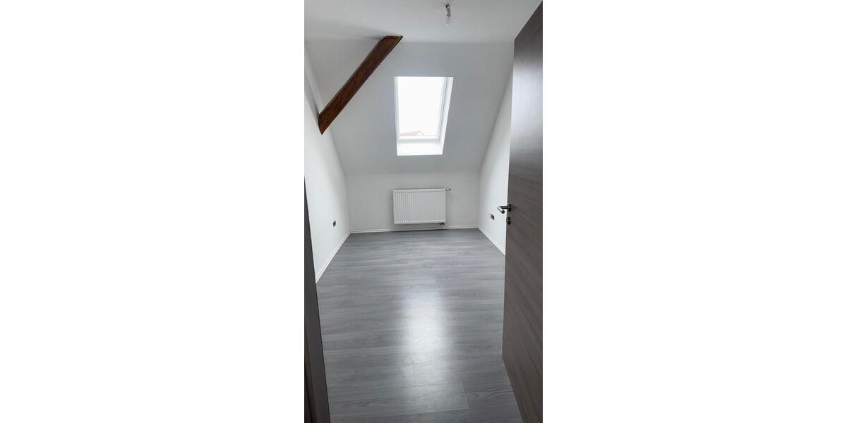Dachgeschoßwohnung Allstedt - 4 Zimmer, 79 m&sup2;, 540&euro; | Angebot:26016512