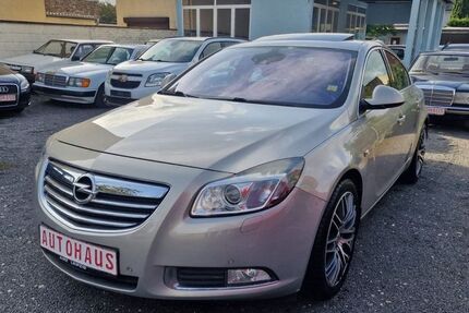 Opel Insignia 166.000 km 5.490 € Halle Saale 06132