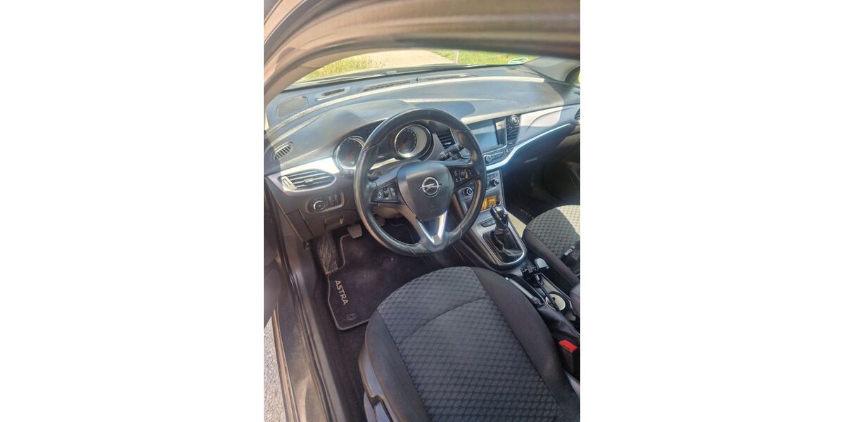 Opel Astra 135.800 km 8.300 &euro; München 81248