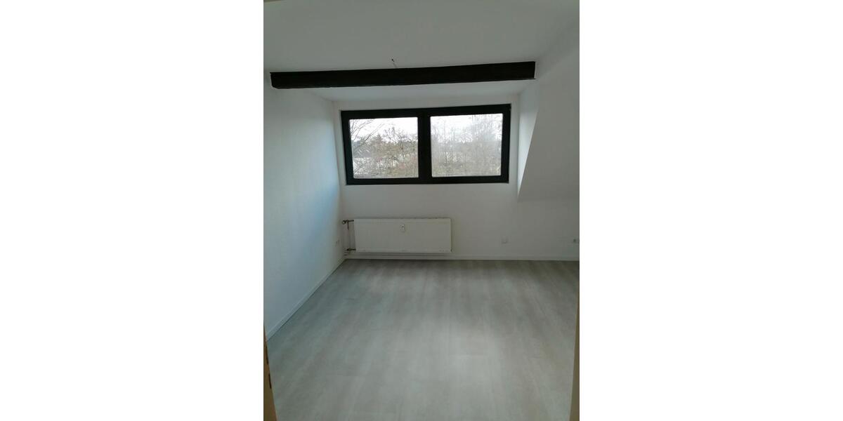 Dachgeschoßwohnung Mönchengladbach Ost - 2 Zimmer, 40 m&sup2;, 310&euro; | Angebot:26040971