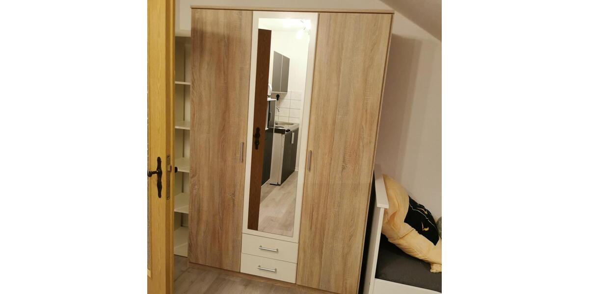 Dachgeschoßwohnung Siegen Weidenau - 1 Zimmer, 23 m&sup2;, 300&euro; | Angebot:25397361