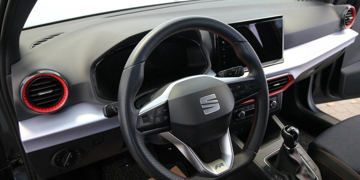 Seat Ibiza TSI OPF FR Sport NAVI+LED+WINTER-PAKET+ALU 17.443 km 18.590 &euro; Hagenow 19230