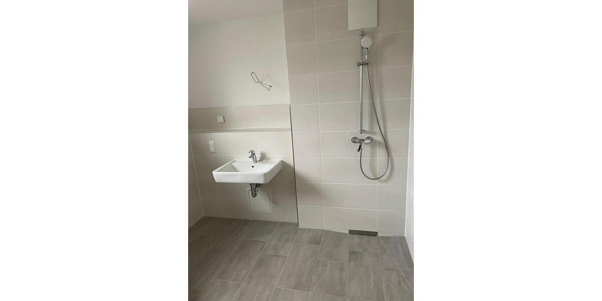 Etagenwohnung Schönefeld - 2 Zimmer, 66 m&sup2;, 1.250&euro; | Angebot:26329417