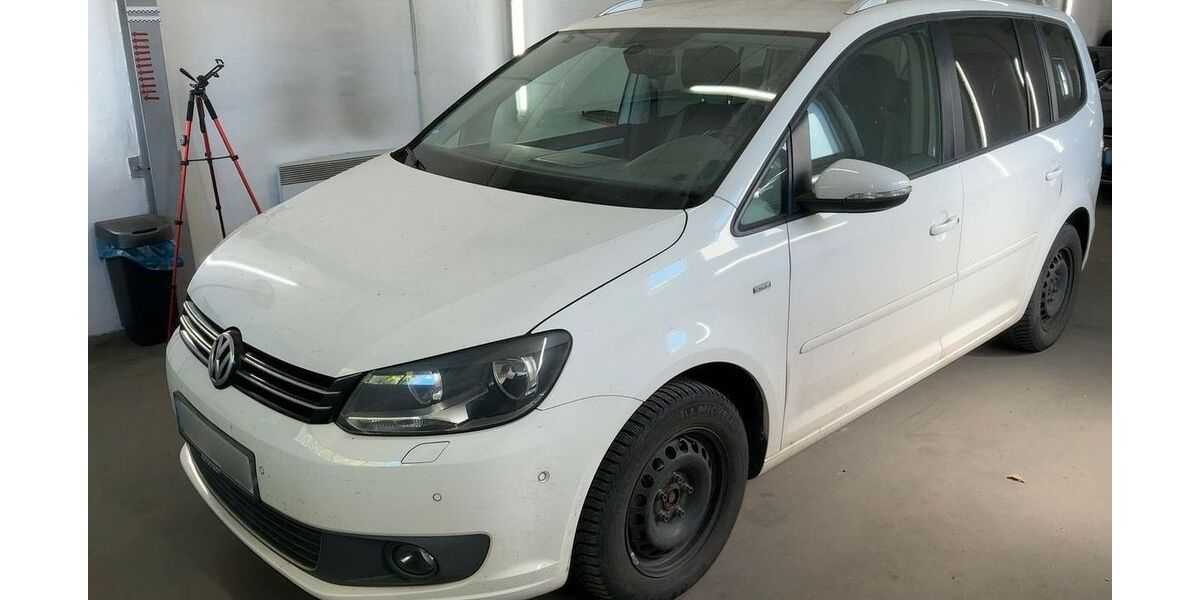 VW Touran 208.000 km 5.990 &euro; Frankfurt am Main 65933