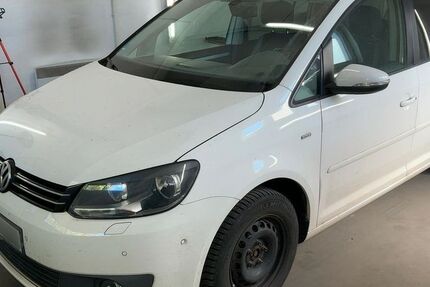 VW Touran 208.000 km 6.490 &euro; Frankfurt am Main 65933