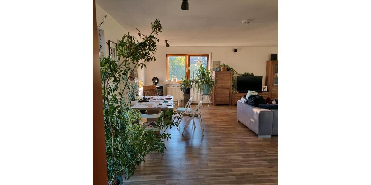 Etagenwohnung Erfurt Kühnhausen - 7 Zimmer, 130 m&sup2;, 1.600&euro; | Angebot:26396263