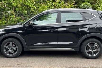 Hyundai TUCSON 154.100 km 11.900 &euro; Köln 50996