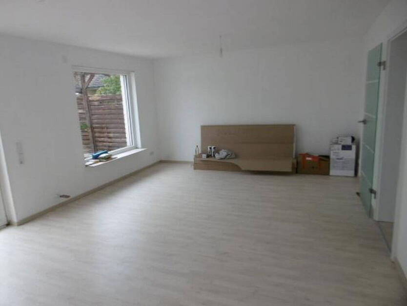 Familienfreundliches umfangfreich modernisiertes REH in guter Lage