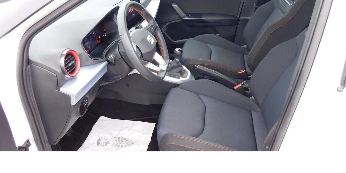 Seat Arona 1.0 FR-Line TSI BMT Navi Klima Alu 9.900 km 17.990 &euro; Vordorf 38533