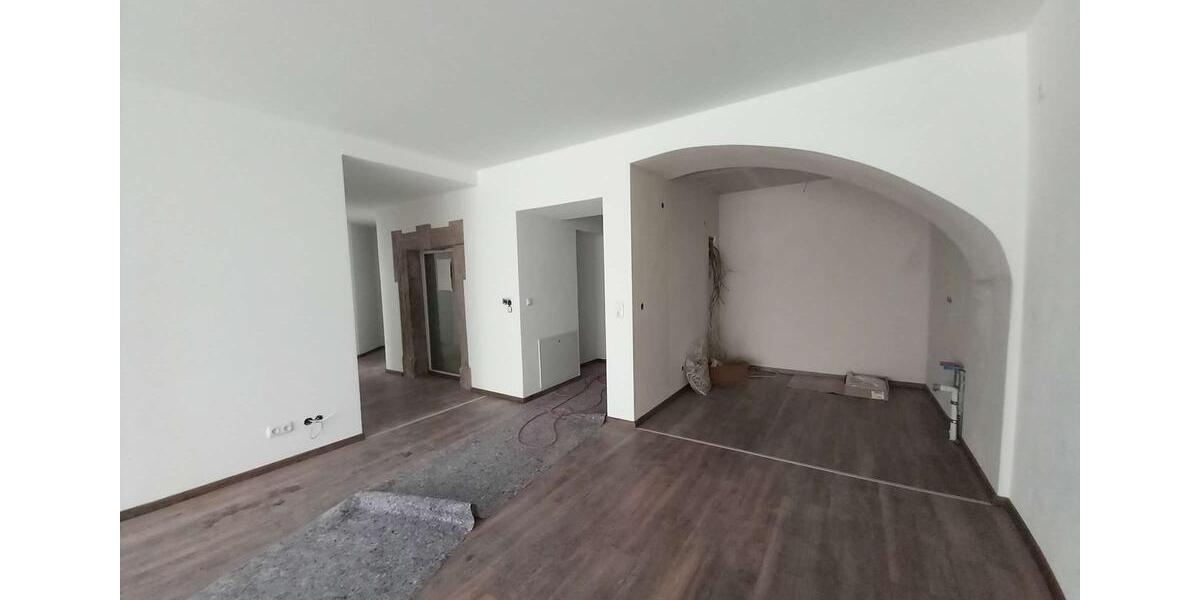 Etagenwohnung Rehau - 4 Zimmer, 145 m&sup2;, 1.140&euro; | Angebot:25143414
