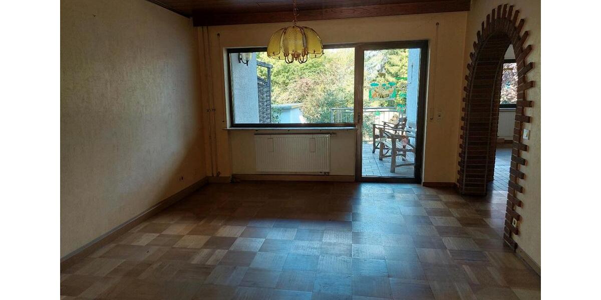 Reihenhaus Überherrn - 7 Zimmer, 204 m&sup2;, 300.000&euro; | Angebot:27208119