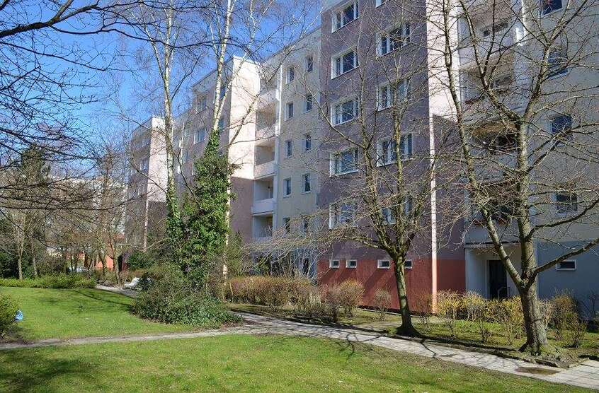 Wohnung zum Mieten in Rostock 240 € 27.56 m²