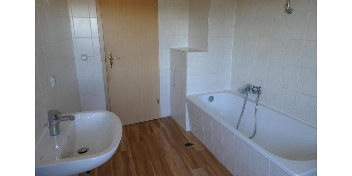 Dachgeschoßwohnung Taucha - 3 Zimmer, 80 m&sup2;, 580&euro; | Angebot:25305119