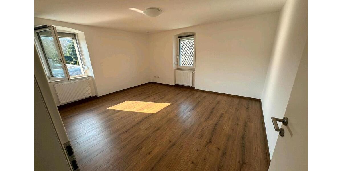 Etagenwohnung Ochsenfurt - 4 Zimmer, 90 m&sup2;, 800&euro; | Angebot:25294793