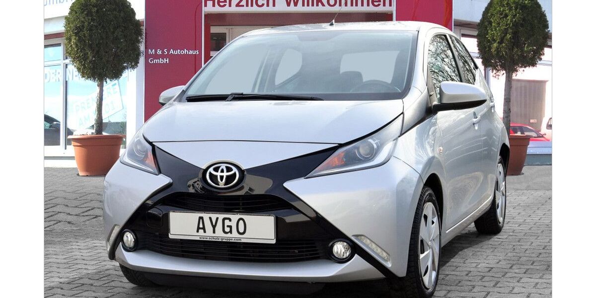 Toyota Aygo (X) 105.400 km 8.750 &euro; Rathenow 14712
