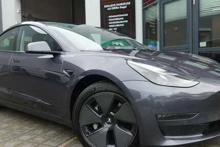 Tesla Model 3 55.515 km 28.800 € Berlin 13156