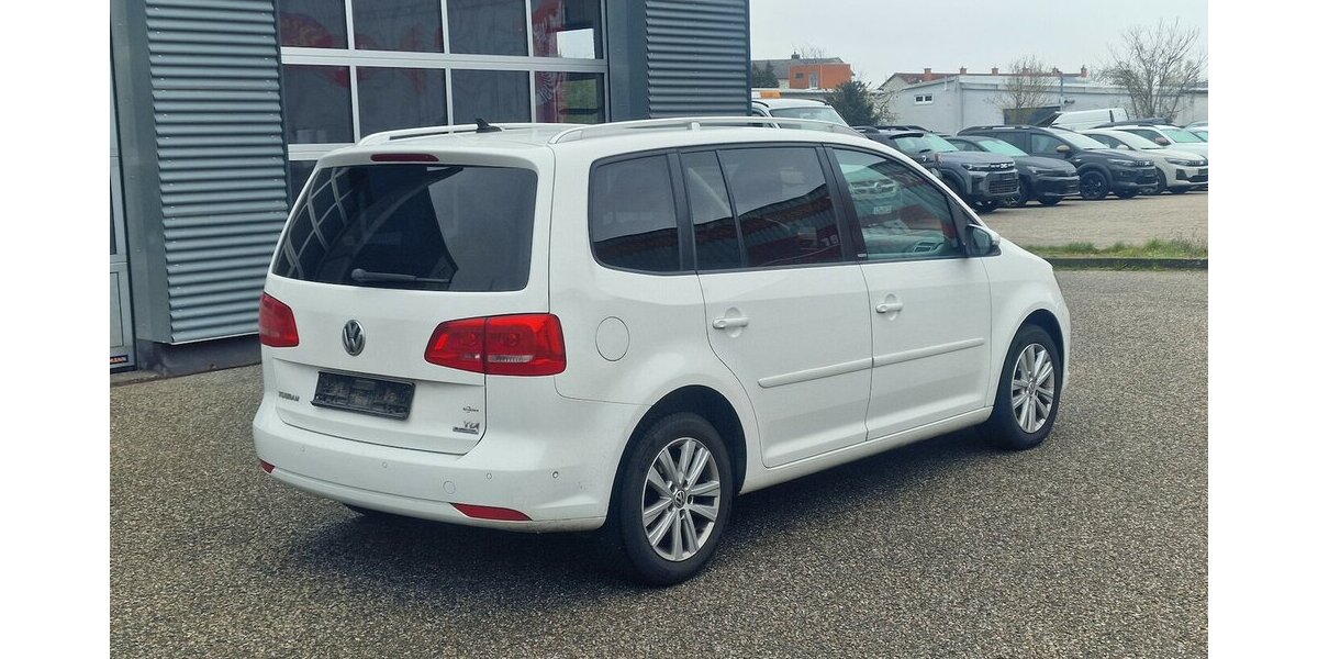 VW Touran Style BMT 7 Sitzer Klimaautomatik NAVI 269.000 km 6.799 &euro; Landau 76829