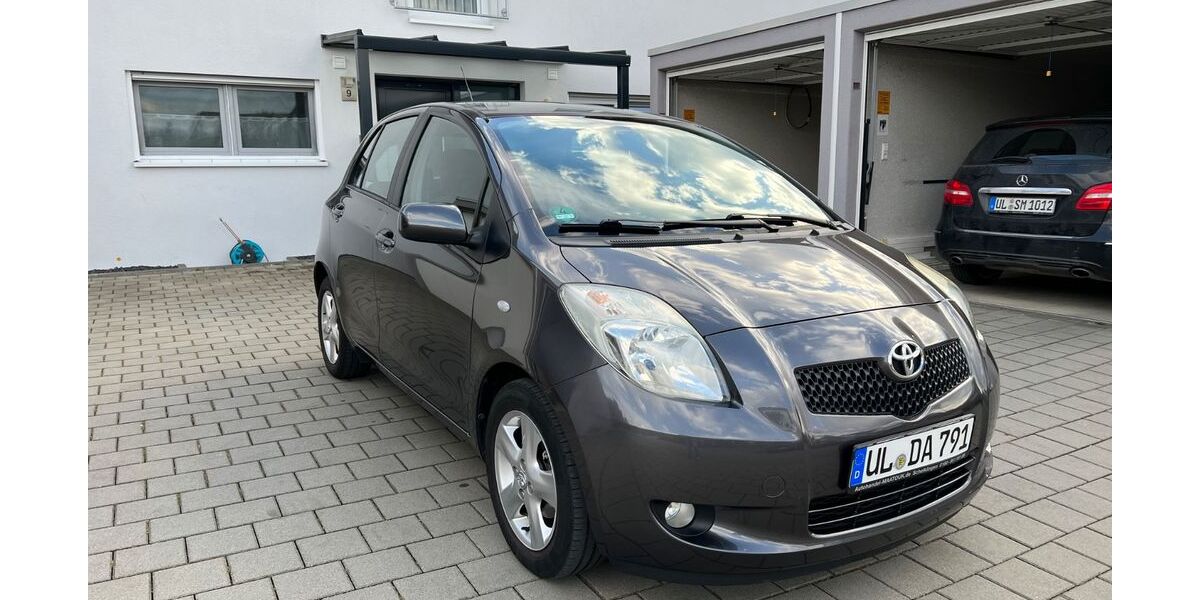 Toyota Yaris 152.000 km 2.900 &euro; ehingen 89584