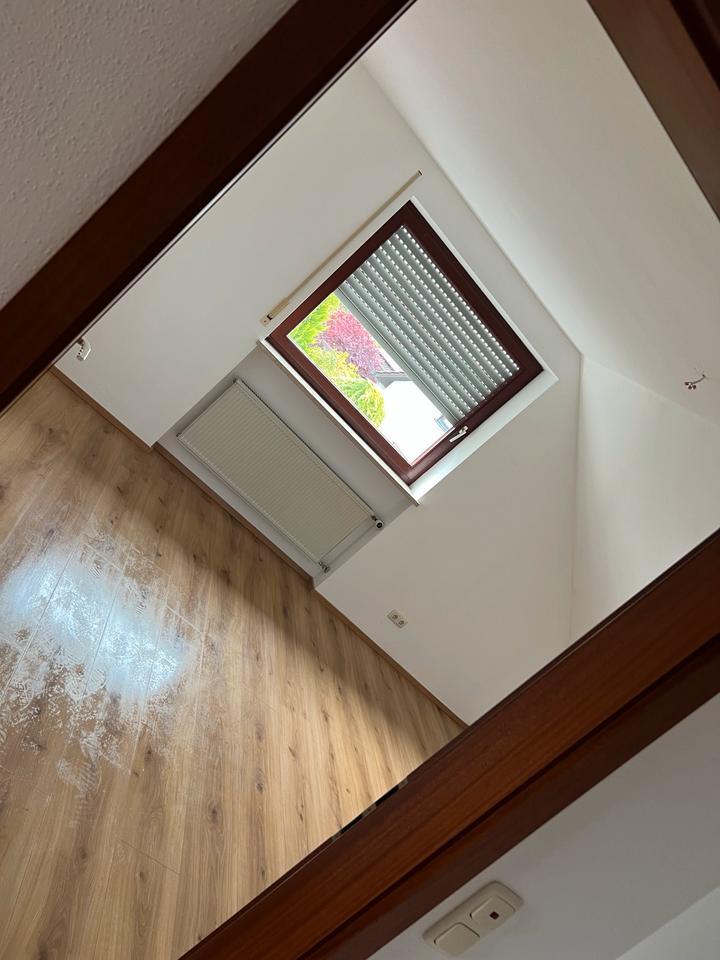Doppelhaushälfte mit Garten und Garage