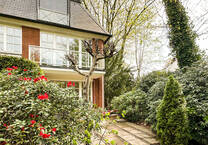 3-Zimmer-Wohnung mit Haus-im-Haus-Charakter in Blankenese