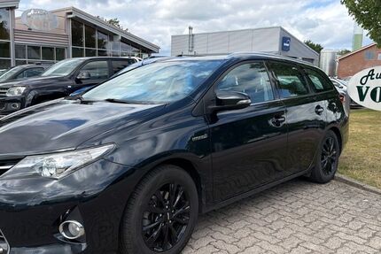 Toyota Auris 194.111 km 7.490 &euro; Bad Segeberg 23795