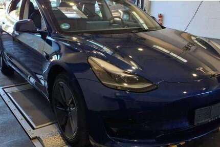 Tesla Model 3 31.676 km 29.350 &euro; Herges-Hallenberg 98587