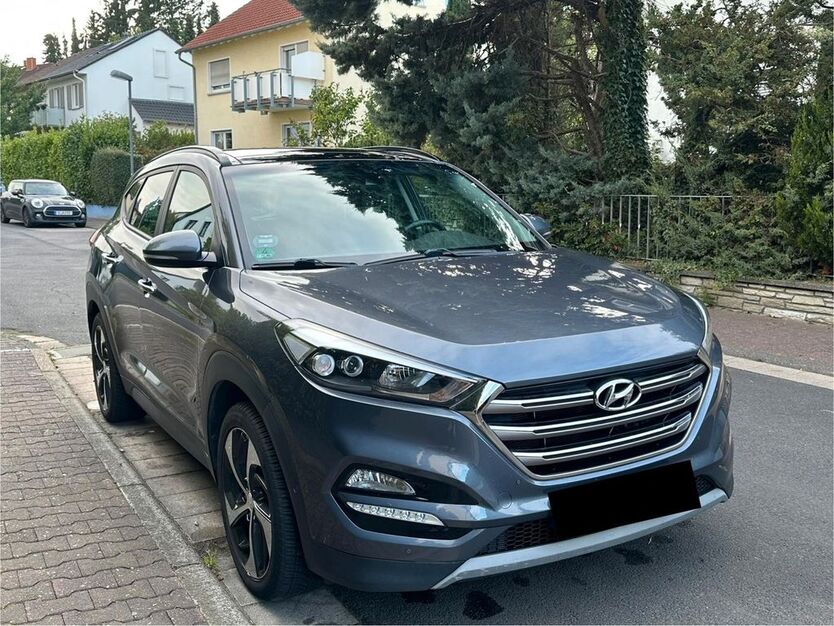 Hyundai TUCSON 99.000 km 17.000 € Frankfurt 60388