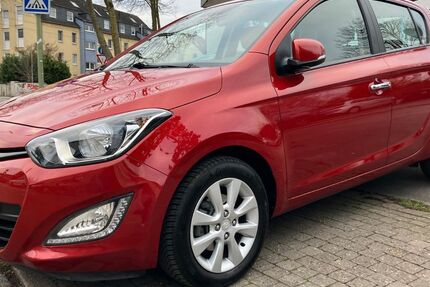 Hyundai i20 45.150 km 9.999 &euro; Essen 45359